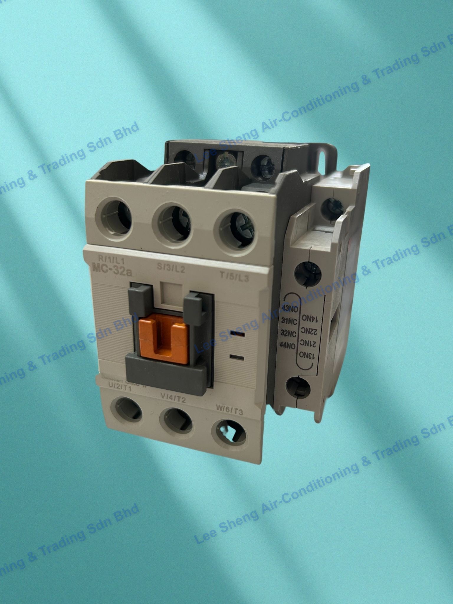 G33-Contactor MC-32a AC240V 32A