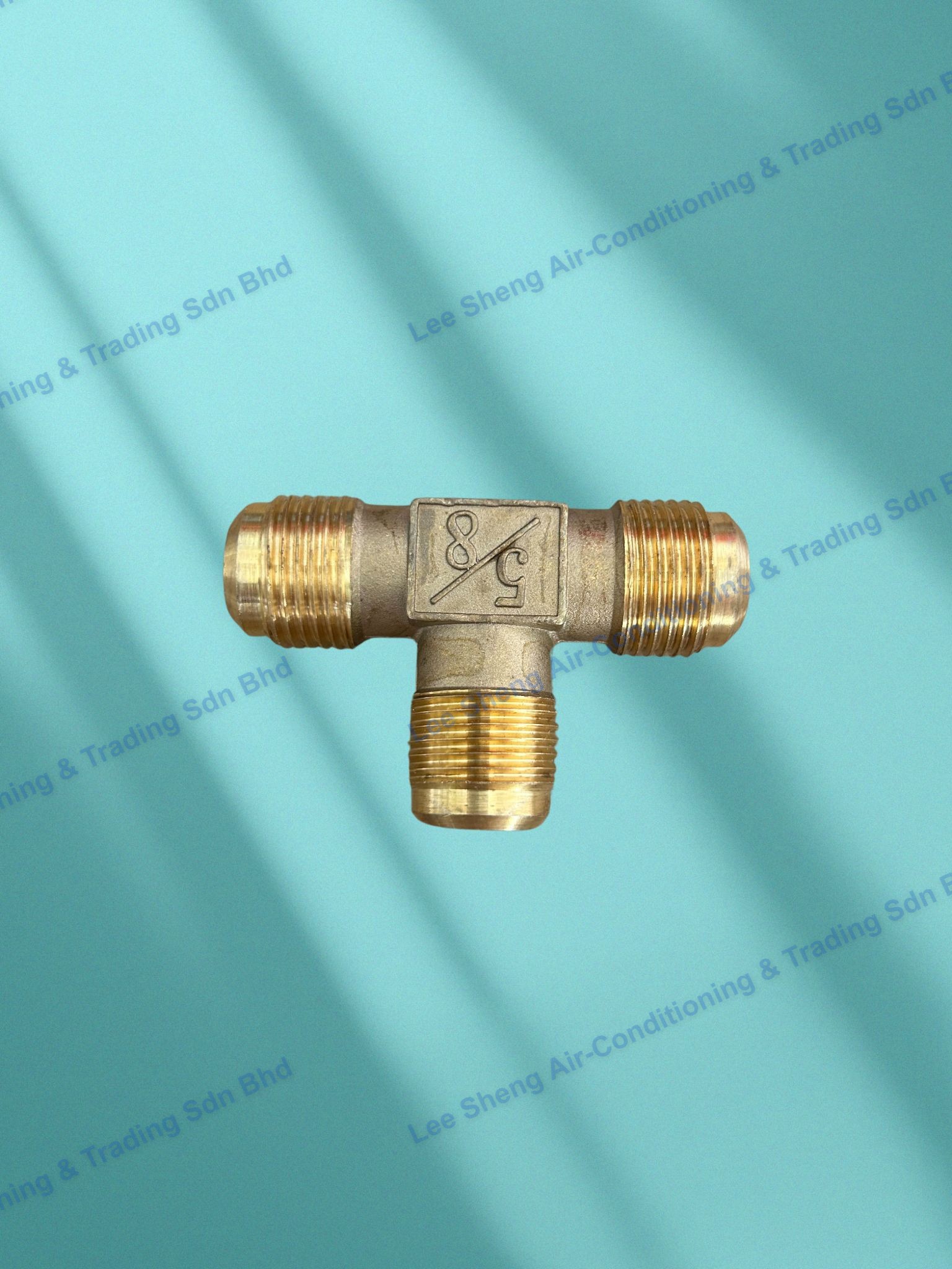 D32-Flare Tee 5/8”